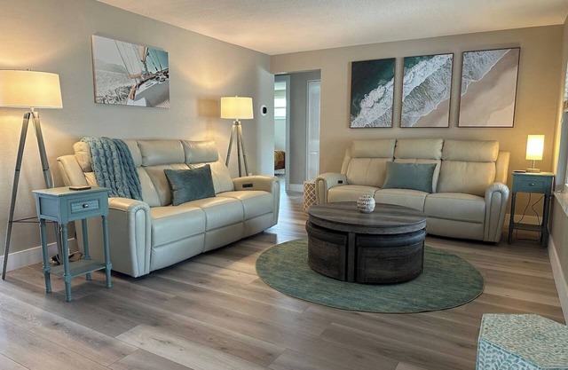 Cozy 3BR Home | 12 Min to Beaches | Gulf Coast