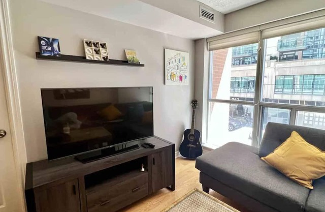 Cozy 3BR Style w Rooftop/BBQ/Gym - CN Tower/Jays