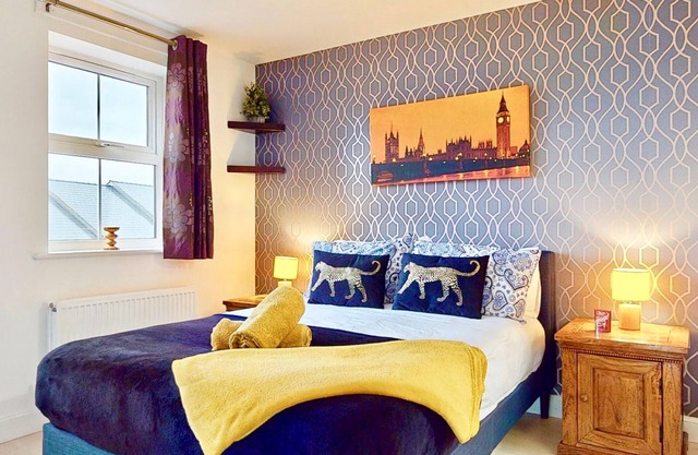 Cozy 4 Bed Home in Central Dartford with Parking