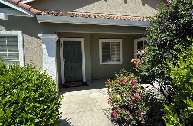 Cozy 4 bedroom family getaway home. Pet friendly home.