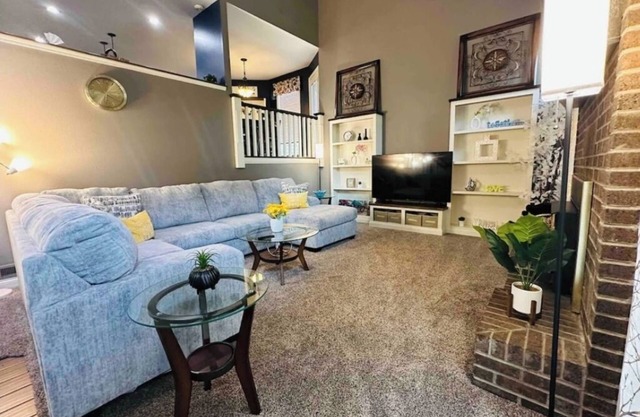 Cozy 4-bedroom house in charming Springfield with AC, game room, WiFi