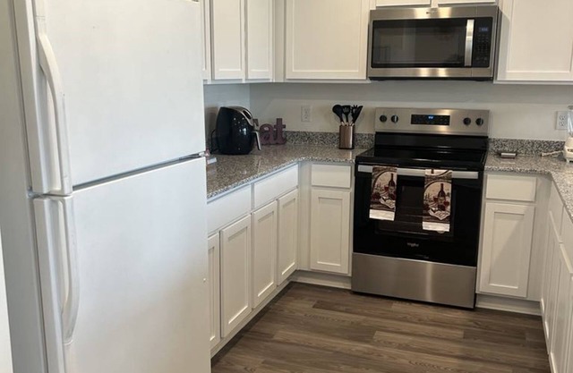 Cozy 4-bedroom house with WiFi, AC in charming Florence
