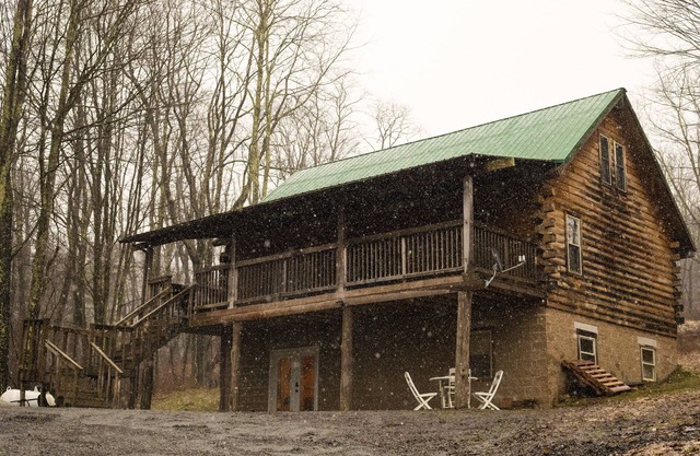 Cabane en rondins de 4 chambres près du complexe Snowshoe