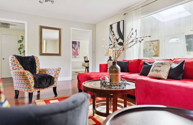 Cozy 4 Bedroom West Hartford House