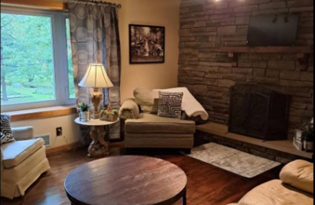 Cozy 5 bedroom home in Holly MI