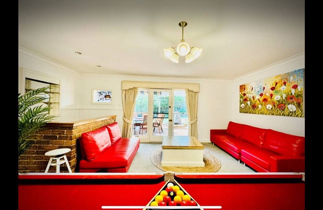Amazing 5 BRs Home With Pool Table in Central East , 5 Mins Knox Shoping Center