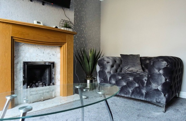 Cozy 7bed home - 10mins from town centre!