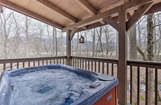 Cozy `American Dream` Cabin w/ Hot Tub, Loft & BBQ!!!
