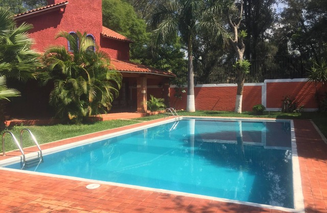 Bungalows confortables et belles avec une belle terrasse et la piscine !!!