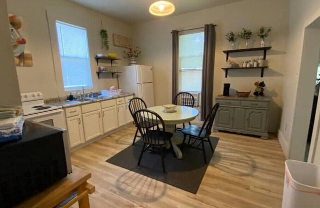 Cozy and beautifully renovated!