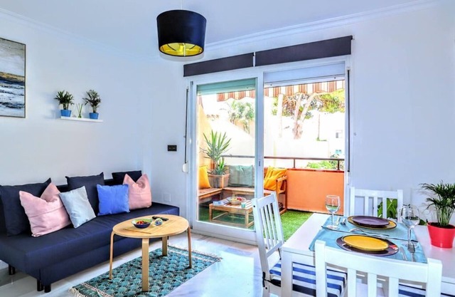 Cozy and elegant apartment with swimming pool and parking - Fuengirola beach