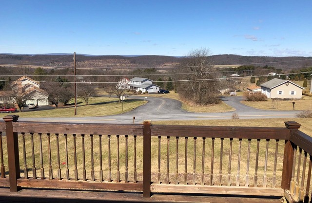 Cozy and quiet, but close to all the good stuff. Amazing mountain view.