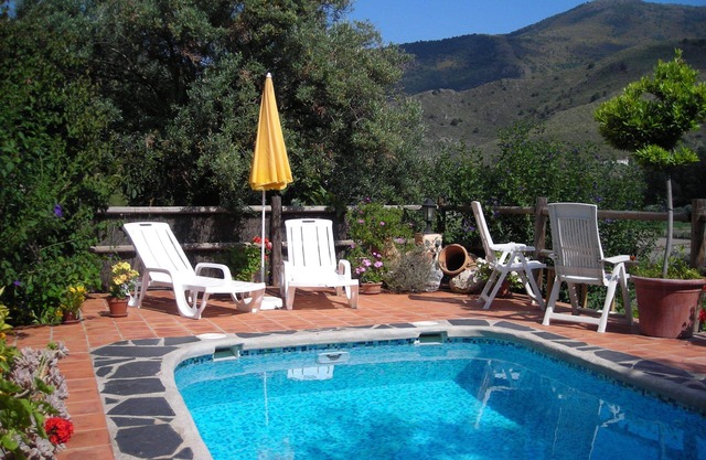 Cottage de vacances confortable et calme avec piscine privée chauffée et des vues à couper le souffle