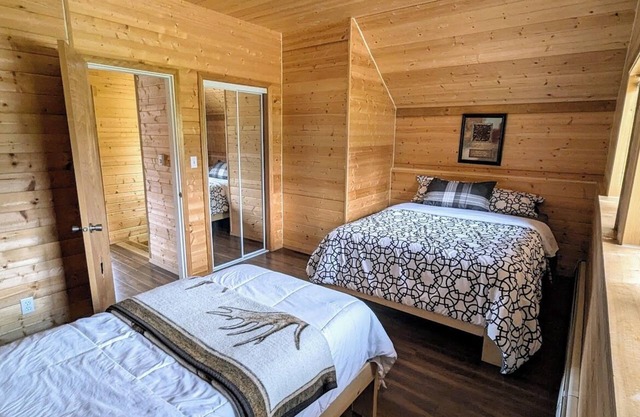 Cozy and Relaxing Getaway Cabins 17