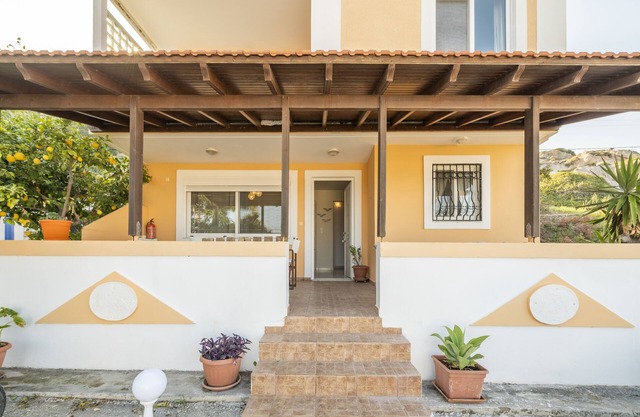 Maison surélevée confortable et spacieuse avec vue sur la mer