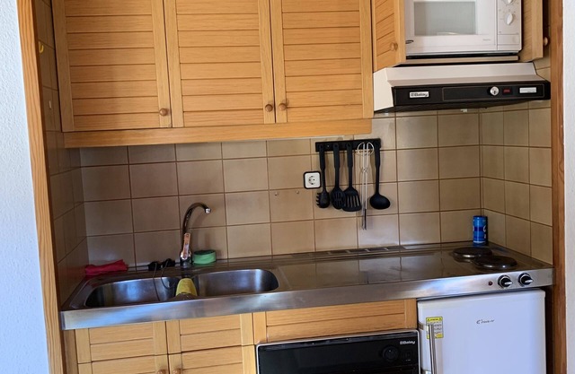 Cozy and sunny apartment at the foot of the slopes of La Molina with fireplace and wifi