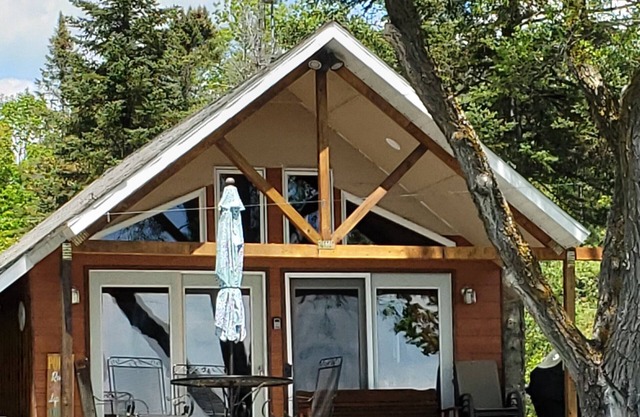 Chalet 1 chambre confortable et accueillant sur le lac Pickerel. 4 couchages.