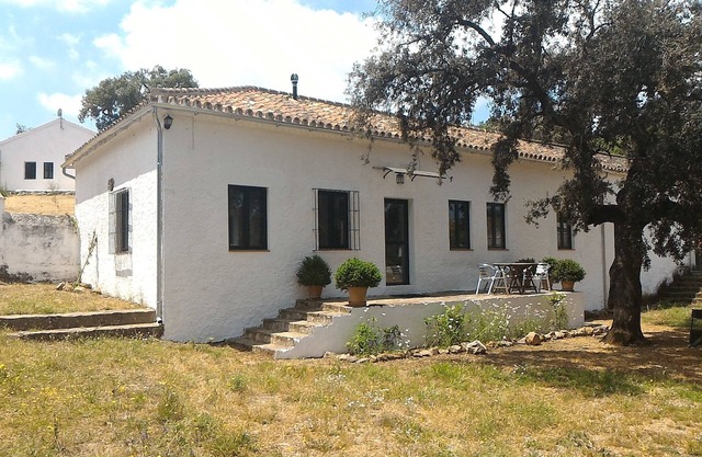 Maison de campagne andalouse confortable La Umbria sur la berge Casa de la Encina