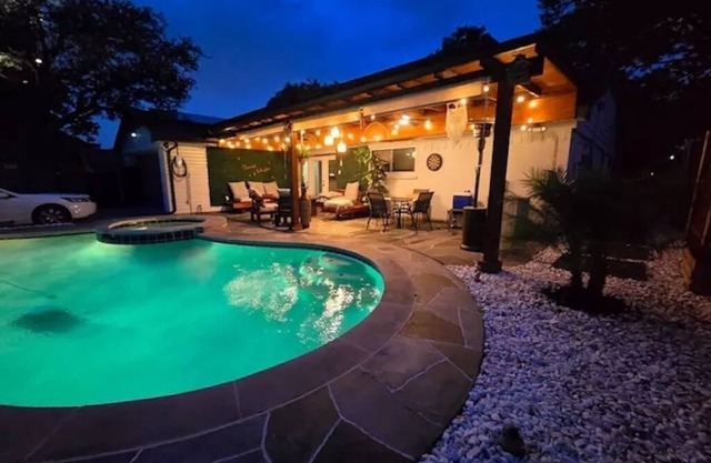 Cozy Annexed Guest Apt to main house with pool/BBQ