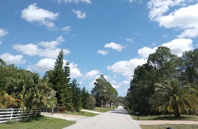 Cozy Apart in a natural & peaceful environment for the enjoyment of your family.