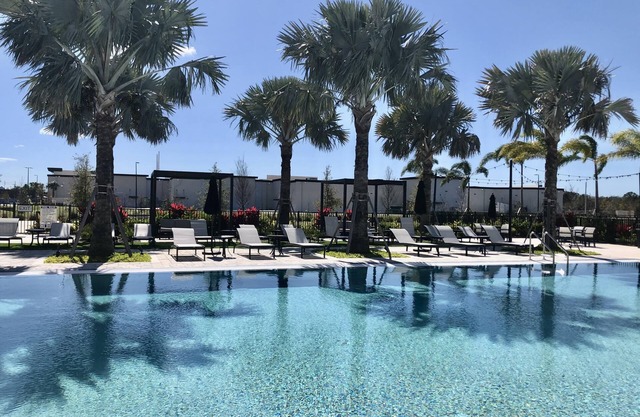 Cozy Apartment 10 Mins to Disney