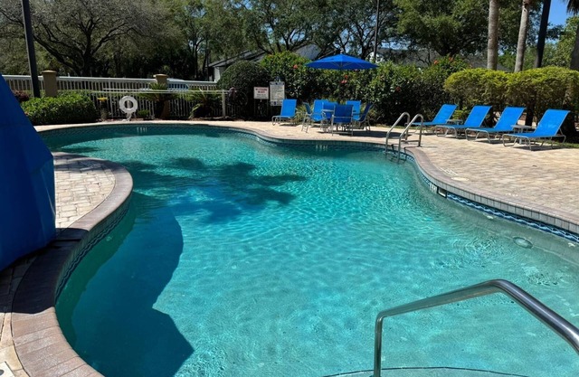Free Shuttle, 110 To Disney Parc with this Rental unit