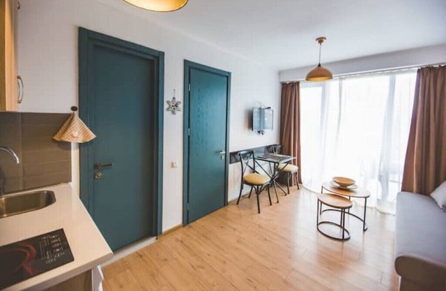Cozy Apartment in Apart Hotel ART