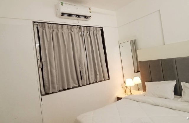 Cozy apartment in charming Kharadi Pune with AC, WiFi