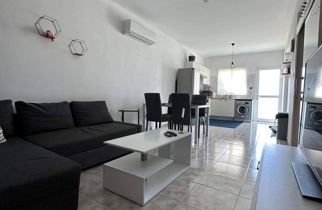 Cozy Apartment in Paphos - 7min From the Beach!