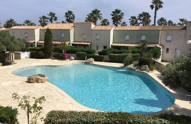 APPARTEMENT CLIMATISÉ, COSY LUMiNEUX, WIFI, BELLE PISCiNE 4 PERS