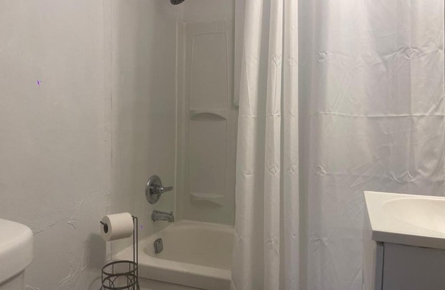 Cozy apartment near downtown