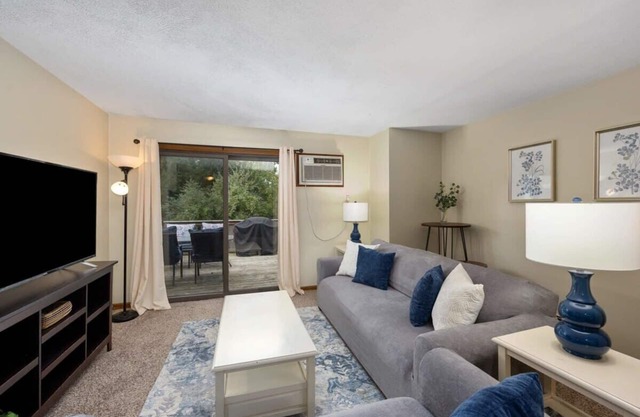 Cozy apartment near Lake Bella Vista