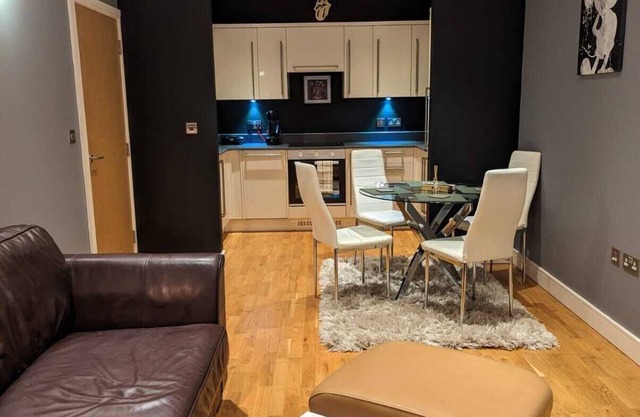 Cozy apartment near the river in Godalming