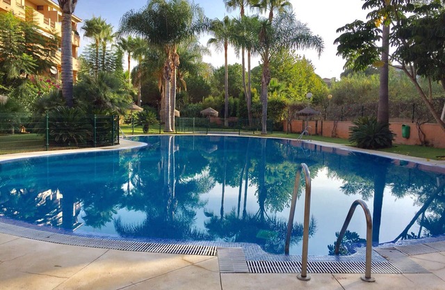 Apt confortable. Près de la plage Dunes de Cabopino, Marbella (Costa del Sol)