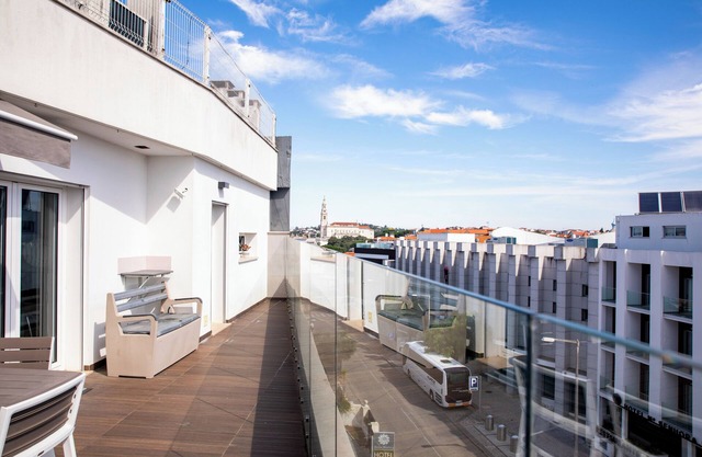 Cozy apartment - top floor views, in the center of Fátima!