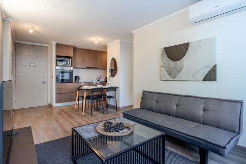 Cozy Apartment with AC Steps from Metro Hospitales