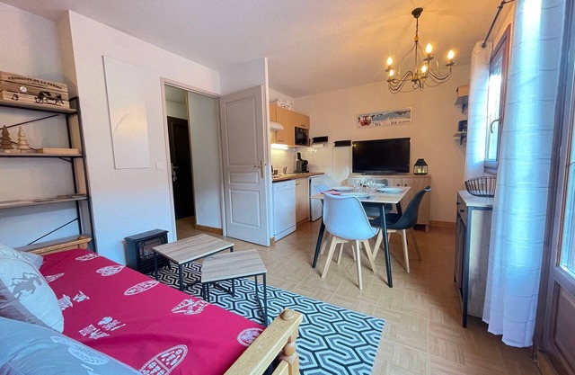 Appartement cosy avec piscine, animaux admis et parking à Flumet