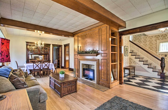 Cozy Appleton Getaway w/ Screened-In Porch + Yard!