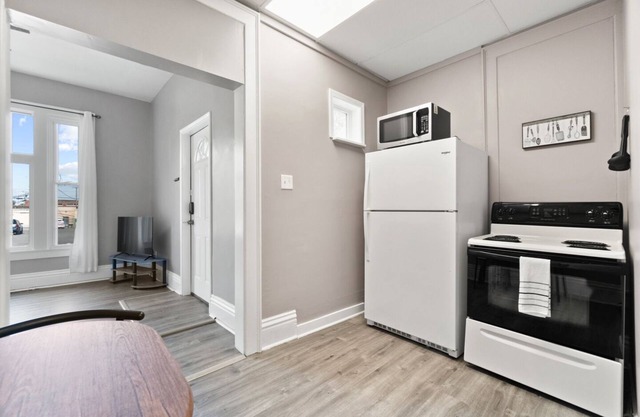 Cozy Apt 2 min from Promenade Park