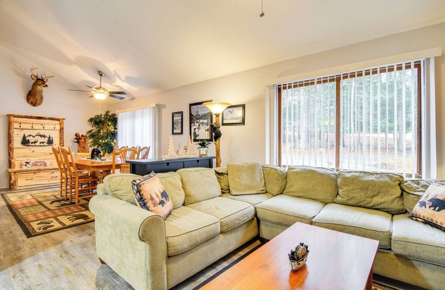 Cozy Bartlett Condo w/ Deck & Resort Amenities!