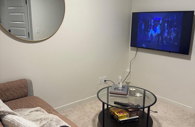 Cozy basement close to YEG airport