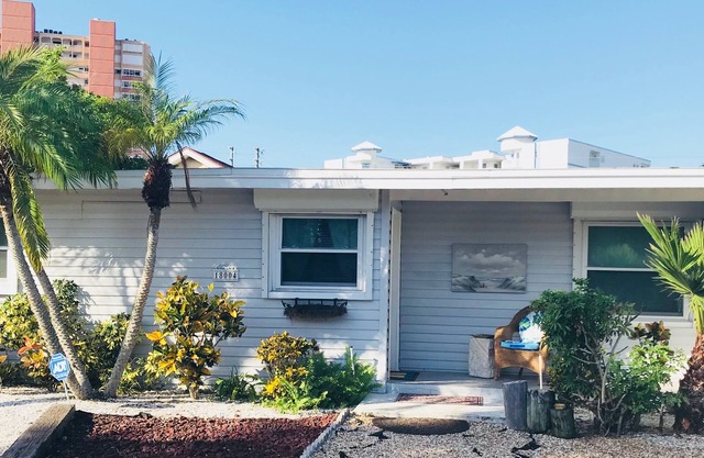 Cozy Beach Bungalow sur la plage, 2 chambres, 2 salles de bains, 7 couchages