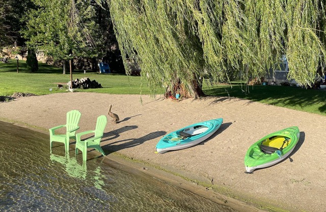 Escapade sur la plage confortable sur les rives du lac Cedar à Annandale