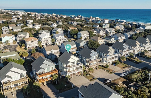 Cozy Beach Studio Steps from Surf City Beach Access