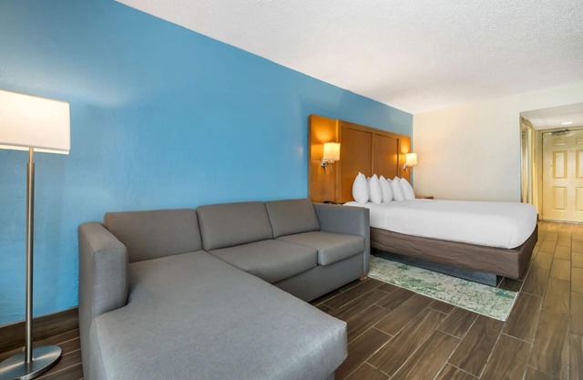 Cozy Beachfront Stay | Blend of Relaxation & Exciting Coastal Activities