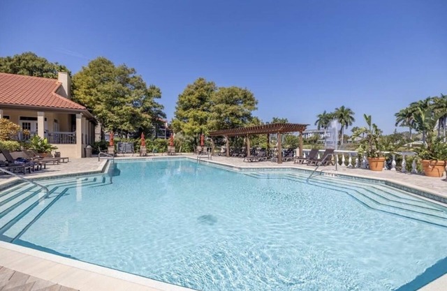 Cozy, beautiful, relaxing, modern condo in the Heart of Tampa Bay.