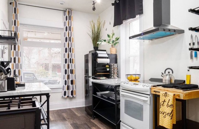 Cozy Beehive 2 - KingBd Studio -6 Min to SLC Dtownn