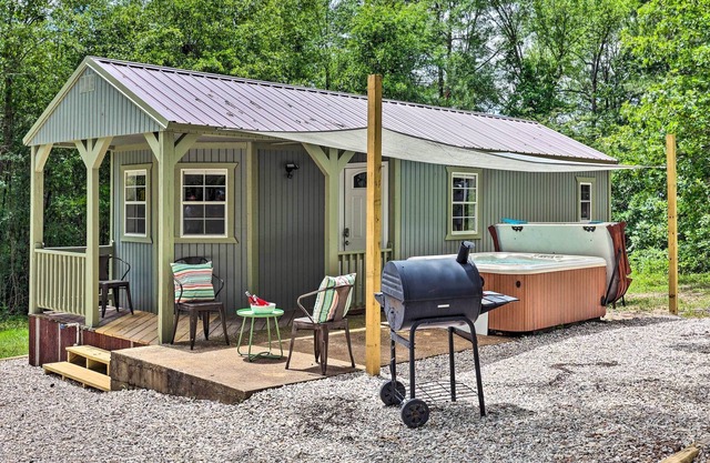NEW! Cozy Bismarck Studio Cabin w/ Private Hot Tub