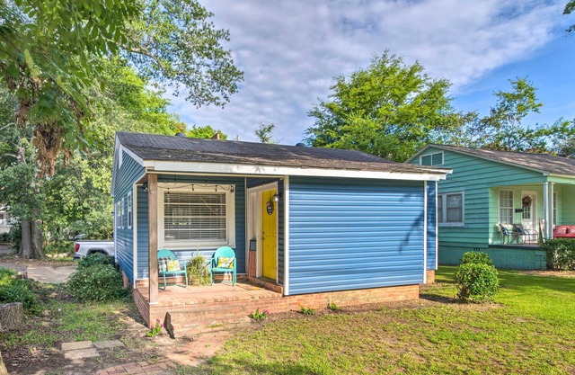 NEW! Cozy Blue Cottage in Starkville Near Dtwn!