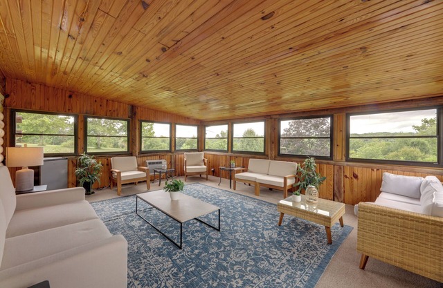Cozy Brookville Home w/ Fire Pit & Deck!